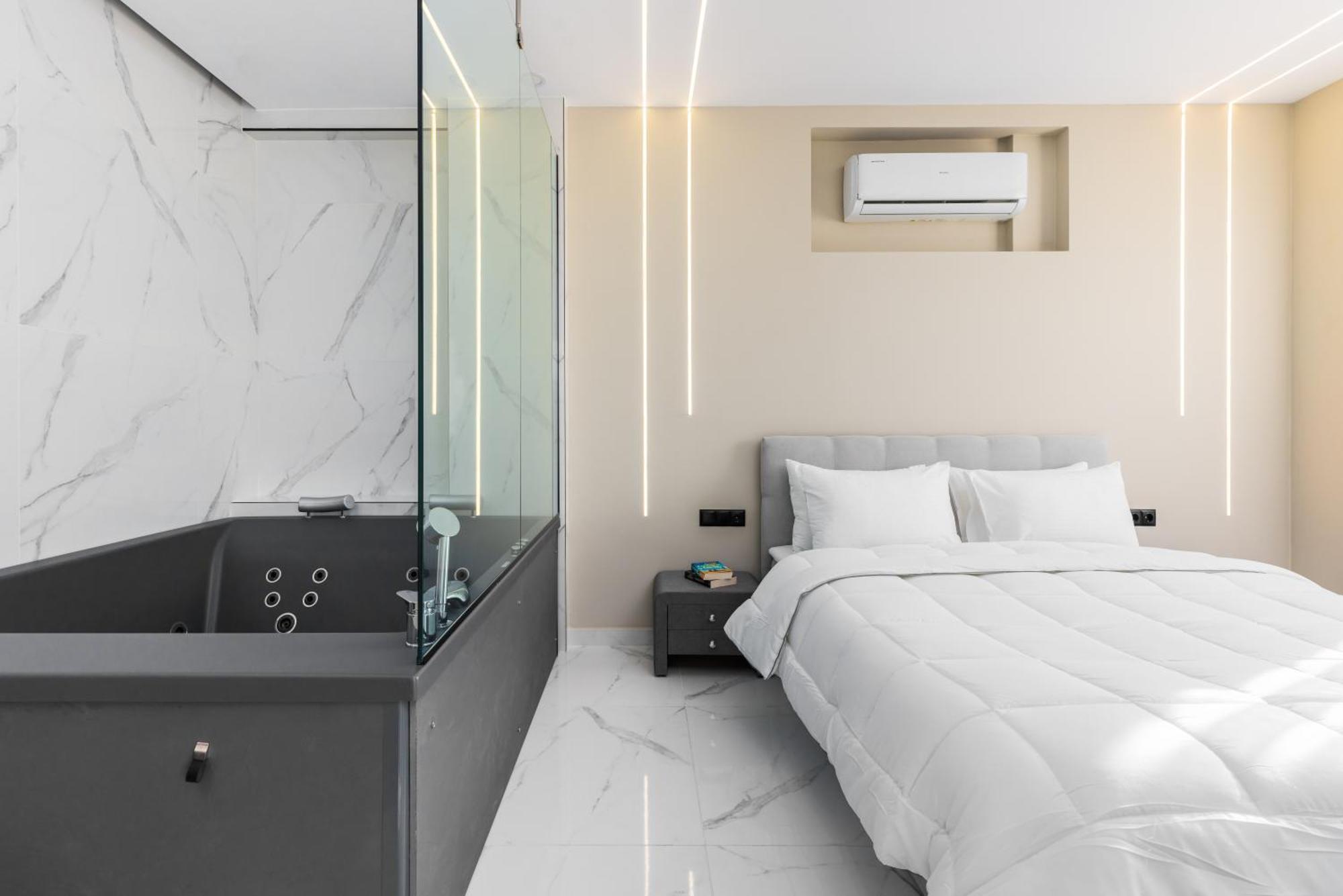 Ophelia By Halu!, Luxury With Hot Tub Apartament Saloniki